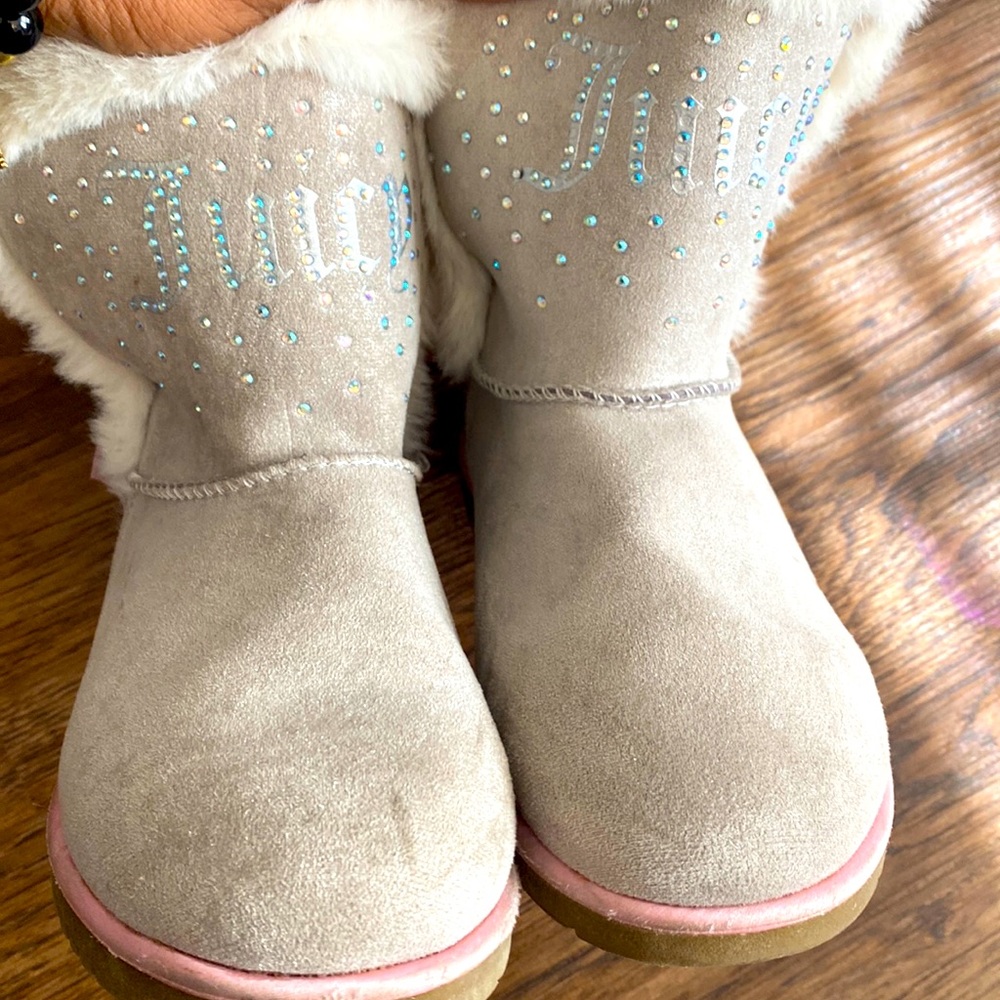 Kids Juicy Couture faux fur bootie in good condition